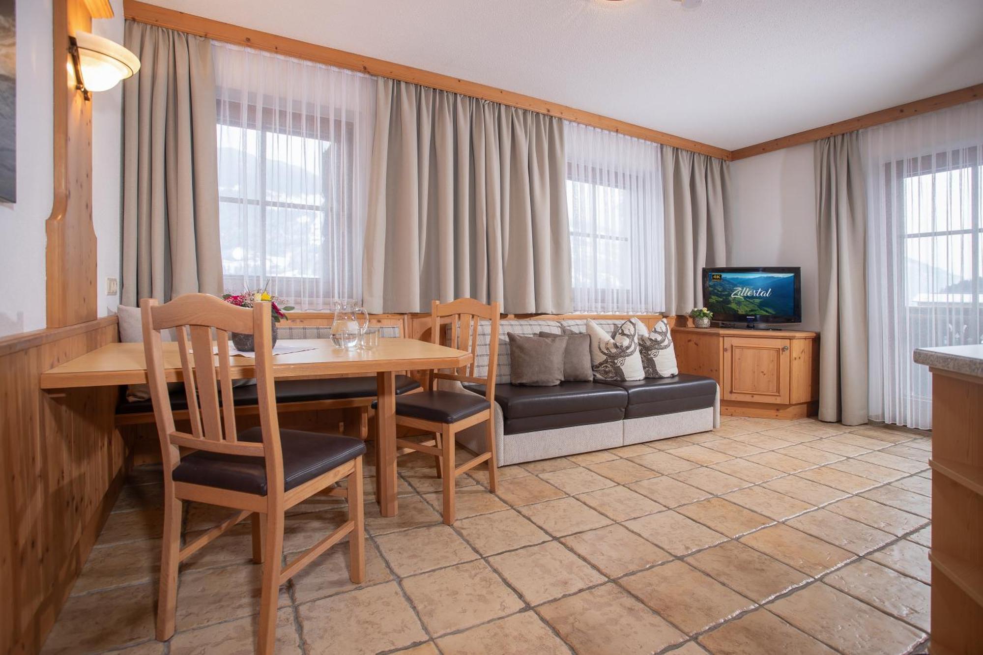 Brixnerhof Im Zillertal Hotel Schlitters Exterior foto
